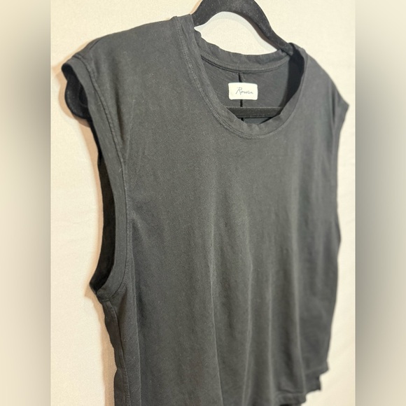 Rowan Savannah Muscle Tank in Black, Size L - Picture 3 of 9